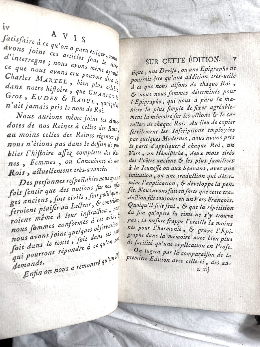 3 Vol. To The Arms Historical Tablets And Anecdotes Of The Kings Of France: From Pharamond / Louis XV-photo-3