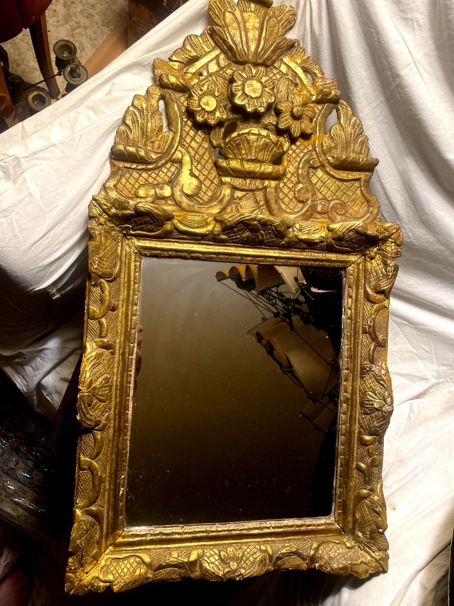 Rectangular Pediment Mirror In Gilded Carved Wood, Bérain Style, Regency Period Well Argued