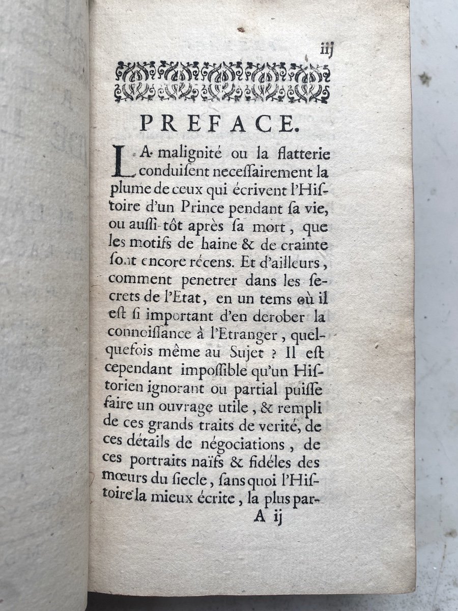 Mémoires Pour Servir A l'Histoire De Louis XIV , Par Feu M. l'Abbé De Choisy ; 2 Vol In 12 1727-photo-2