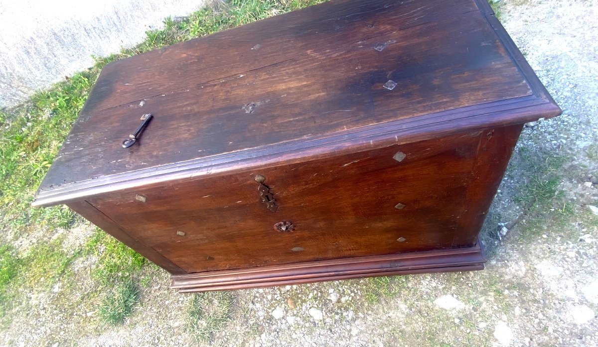 17th Century Walnut Corridor Chest From A Chateau Near Pau Of Small Size Lockable-photo-6