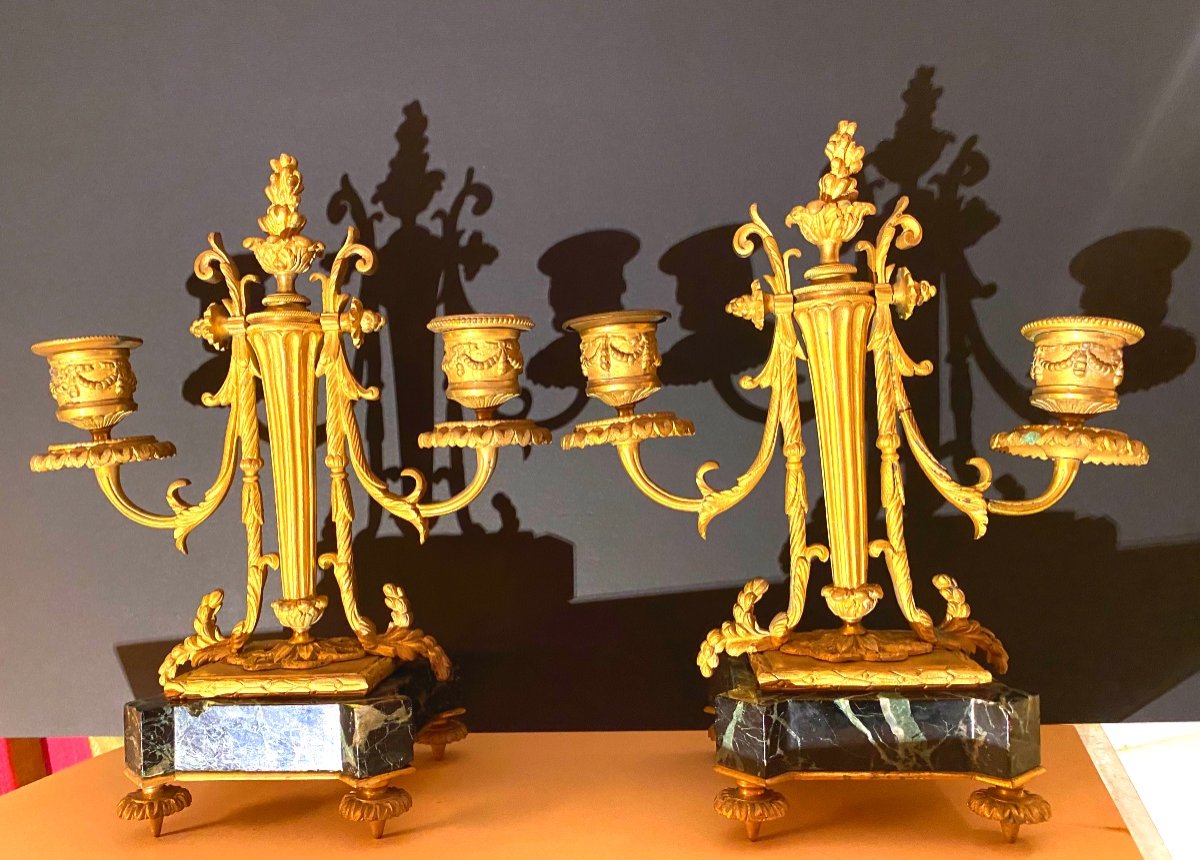 Paire De Bougeoirs Double En Bronze Doré Au Mercure ,socle Marbre Style Louis XVI, Début 19 ème