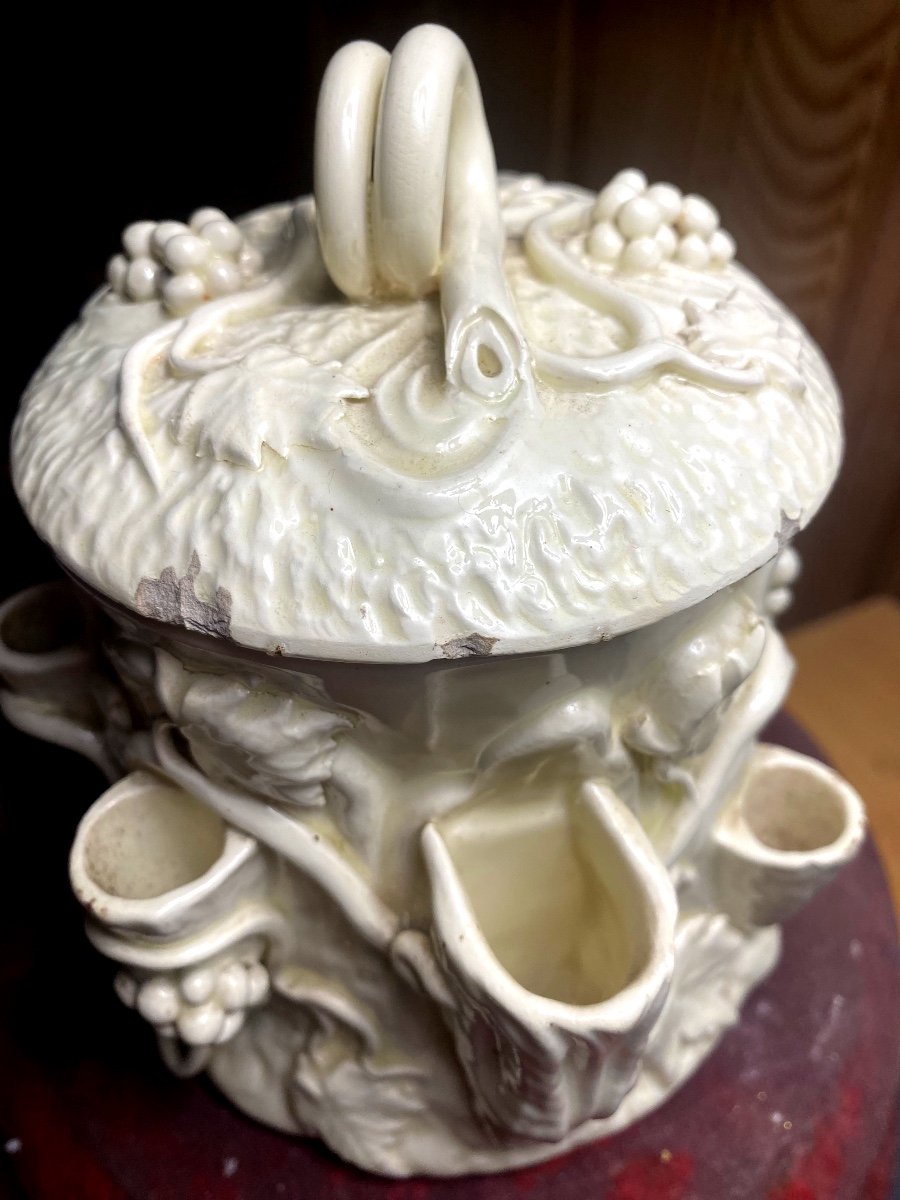 Beautiful Tobacco Pot Pipe Holder In White Langeais Earthenware, 19th Century, With Vine Vine Motif-photo-3