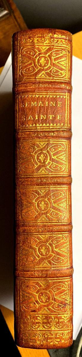 Rare Large In8 Binding, 18th Century, Red Morocco Brass Band Covers With The Arms Of Louis XV-photo-2