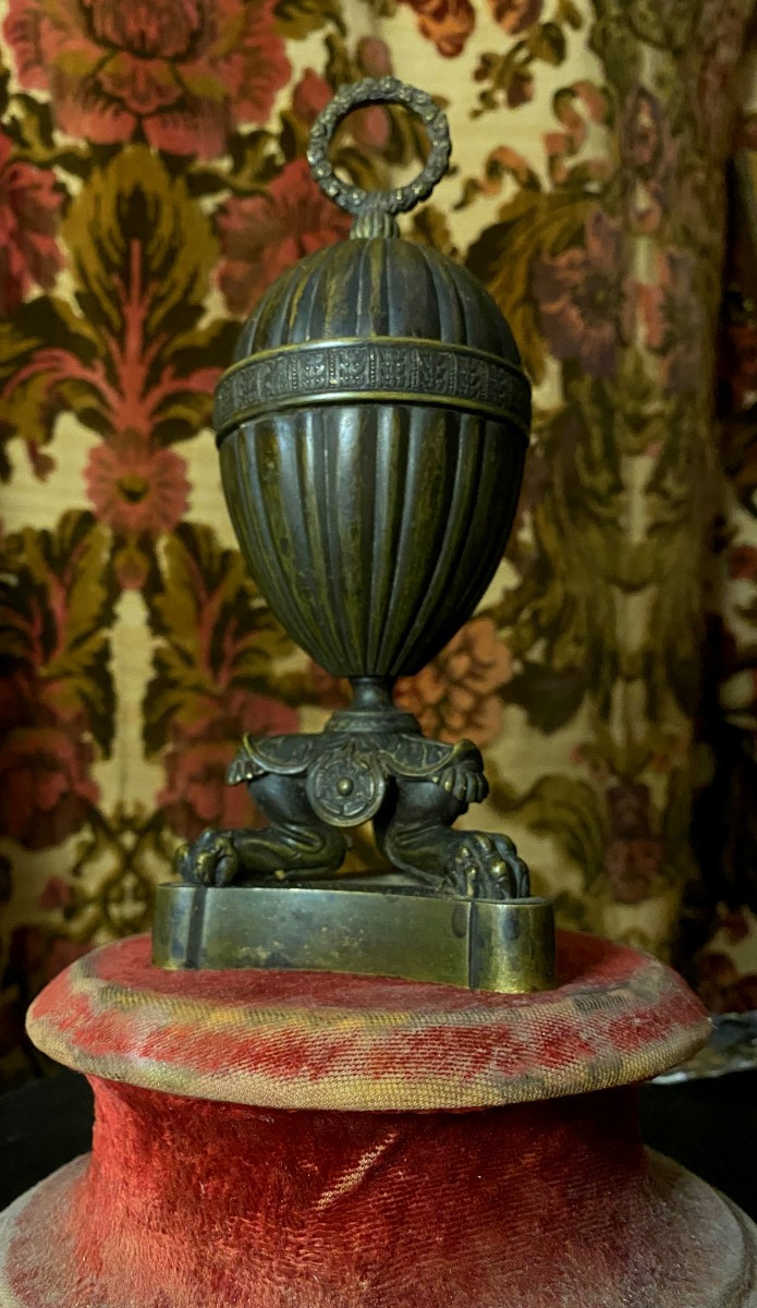 Beautiful Table Bell "egg On Tripod Base" From The Charles X Period, Finely Chiseled And Patinated Bronze