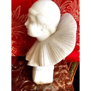 Charming White Veined Alabaster Bust Of A Young Pierrot With Large Collar, By Pugi Guglielmo