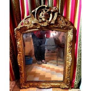  Grand Beau Miroir Début 18 ème En Bois Doré à Fronton Cintré Et Ajouré Doré Patiné d'Origine 