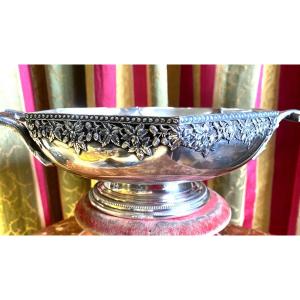 Beautiful Low Flared Hexagonal Cup In Silver Metal From The 19th Century With A Raspberry Frieze