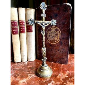 Beautiful And Fine Pocket Crucifix In Chiseled Bronze, Late 18th Century To Early 19th Century, "mission Souvenir"