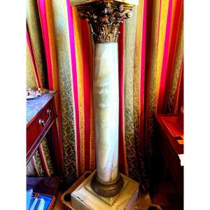 Remarkable Large Corinthian Living Room Column In Green Veined Onyx And Its Beautiful Bronze Cup