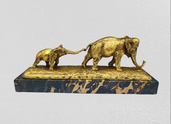 Guido Cacciapuoti -  L'éléphant Et Son Petit En Bronze Doré