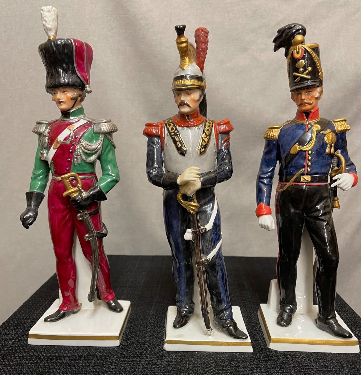 Three Porcelain Officers, Saxon Manufacture, 20th Century-photo-4