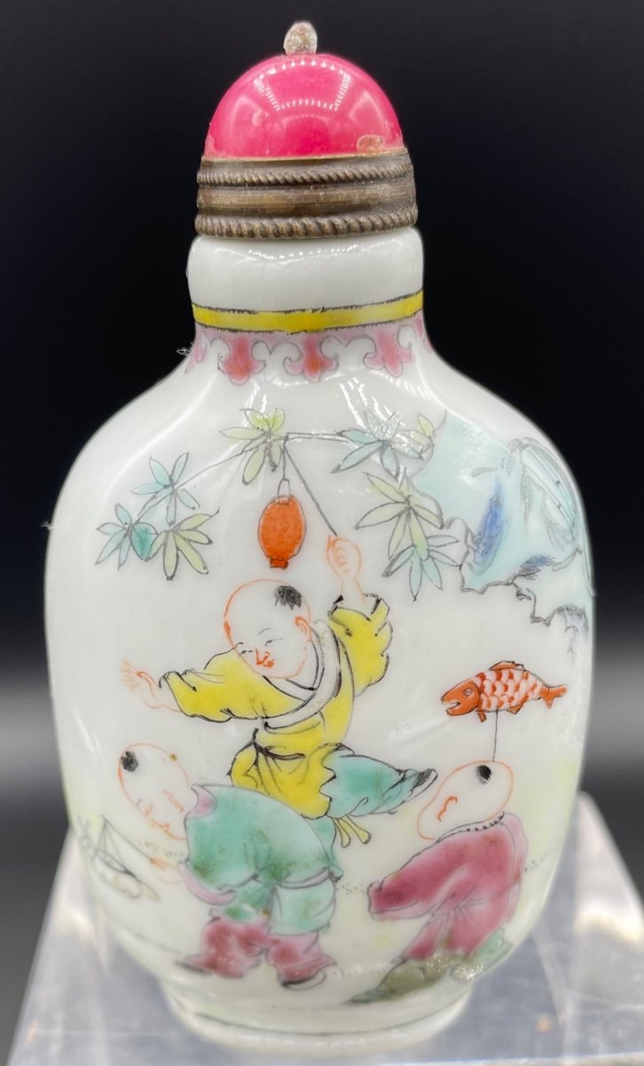 19th Century Chinese Porcelain Snuff Bottle-photo-2