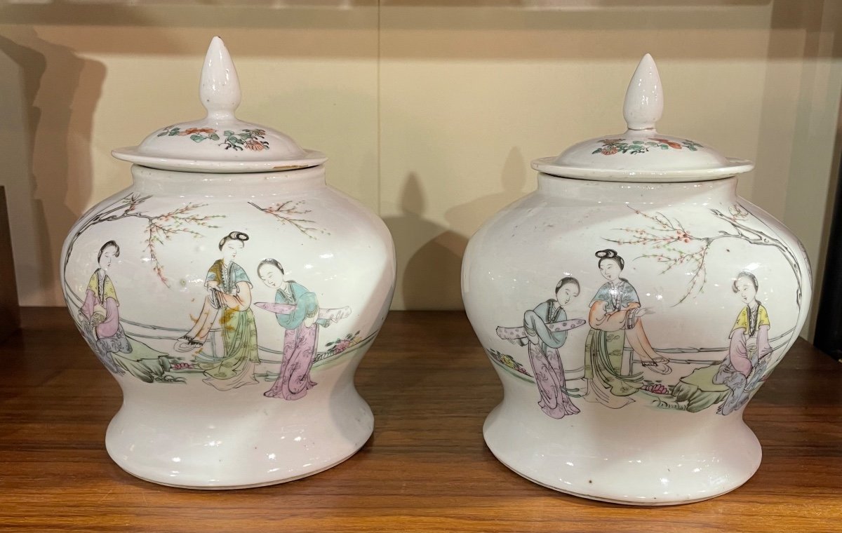 Paire De Potiches En Porcelaine Du 19ème Siècle Chine