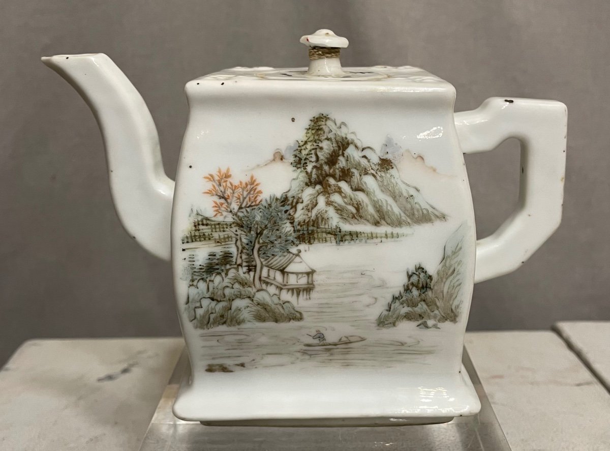 Théière En Porcelaine De Chine De l'époque Qing