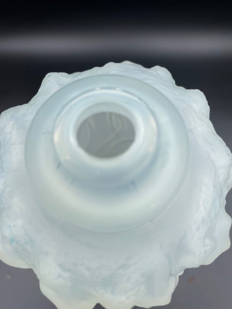 Lalique 20th Century Glass Perfume Container-photo-3