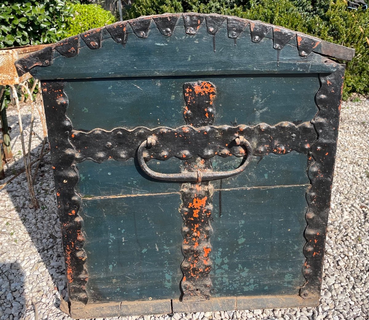 17th Century Flemish Painted Chest-photo-3