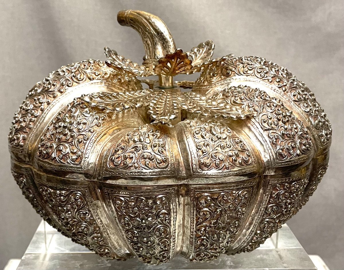 20th Century Burmese Silver Gourd-photo-1