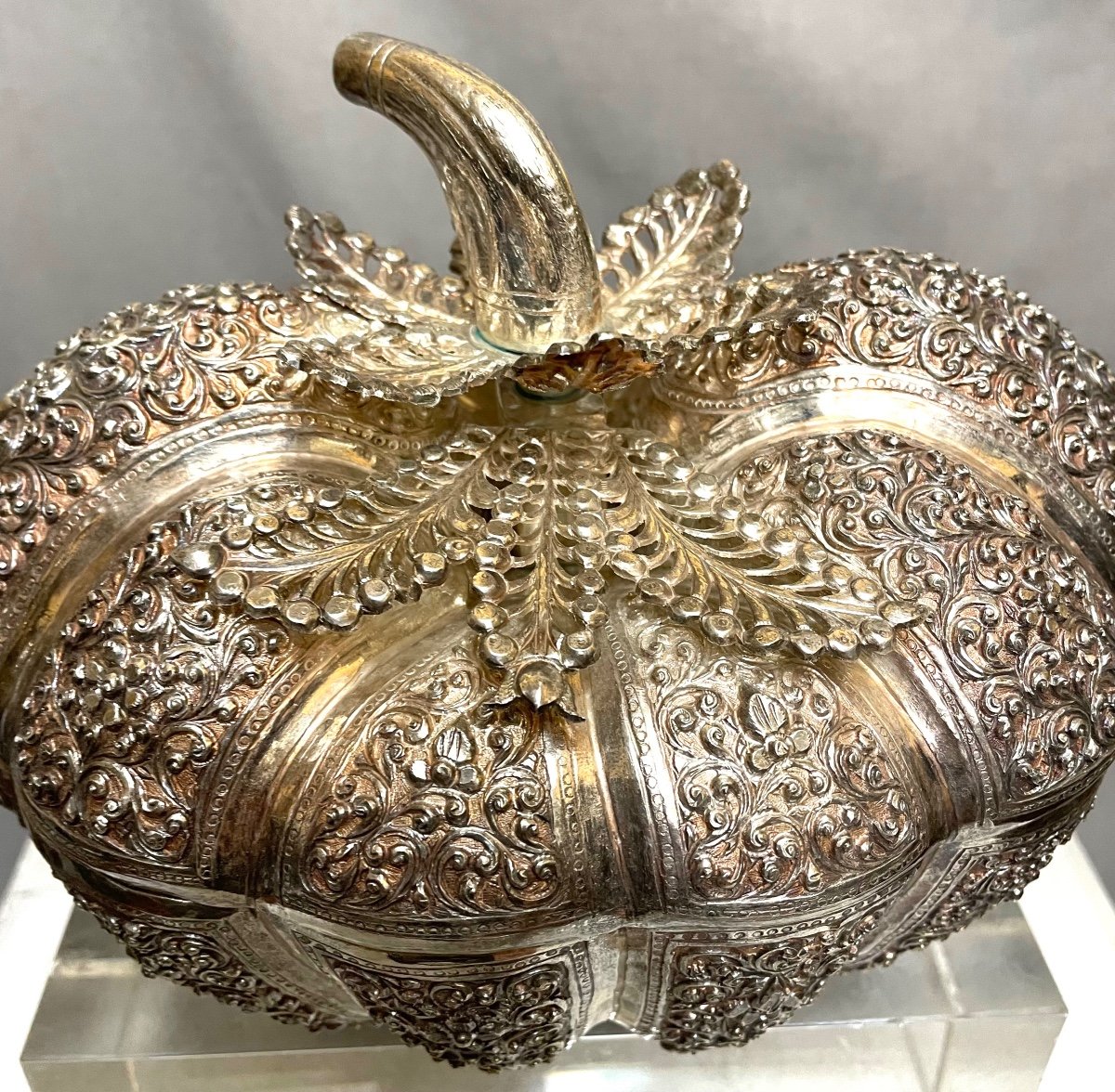 20th Century Burmese Silver Gourd-photo-2