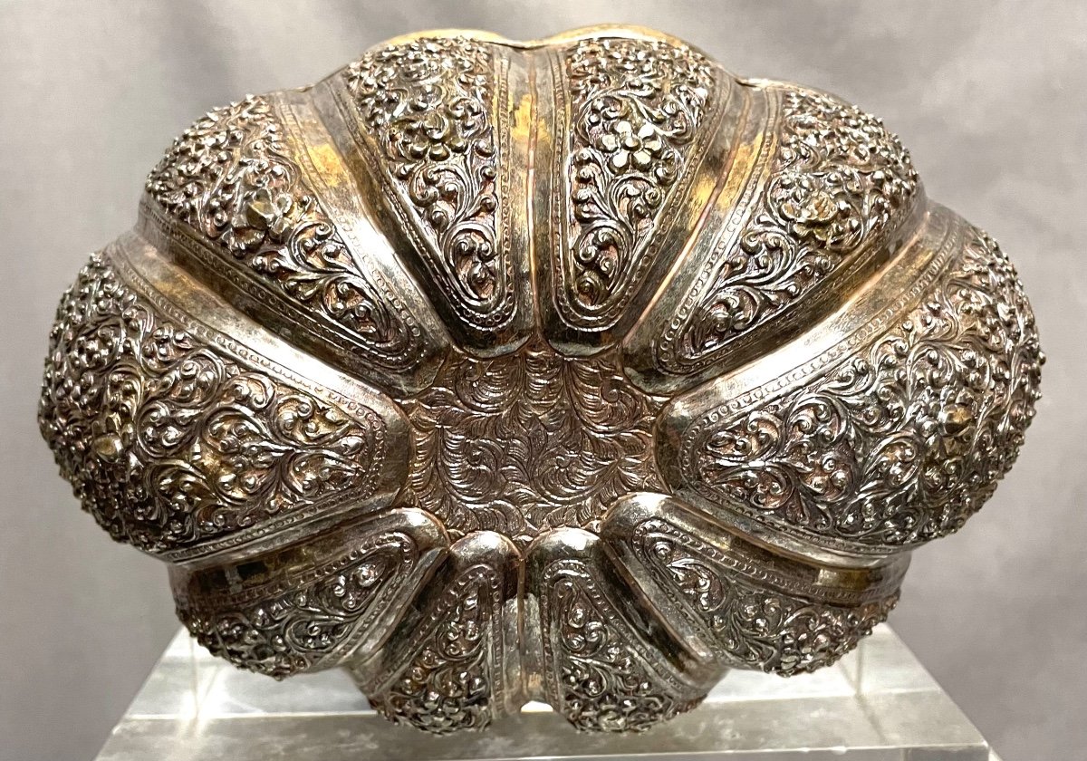 20th Century Burmese Silver Gourd-photo-3