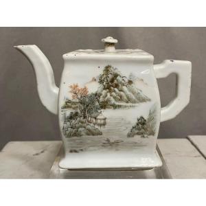 Qing Dynasty Chinese Porcelain Teapot