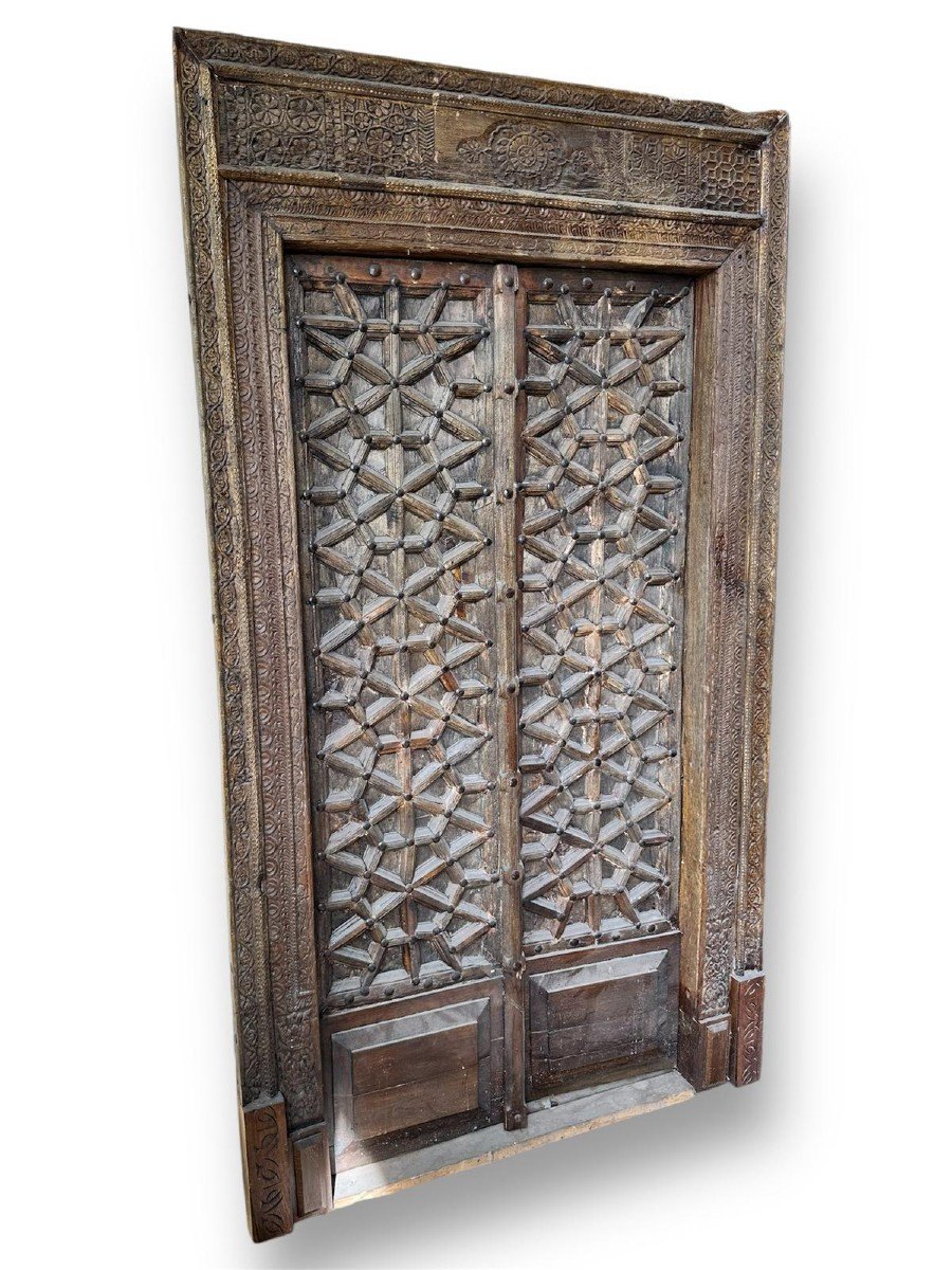 XVIII Century, Ancient Finely Carved Wooden Door-photo-3