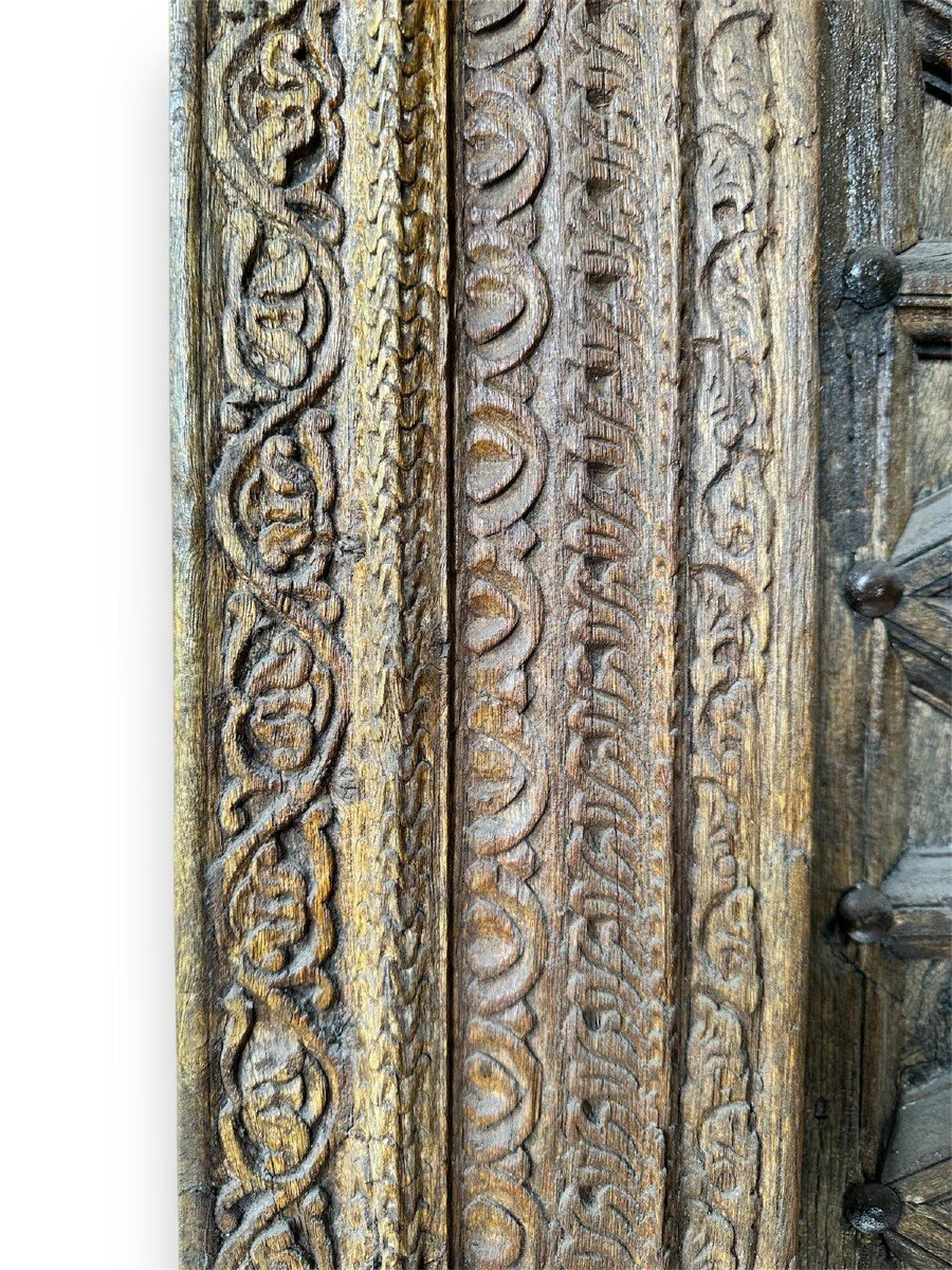 XVIII Century, Ancient Finely Carved Wooden Door-photo-1