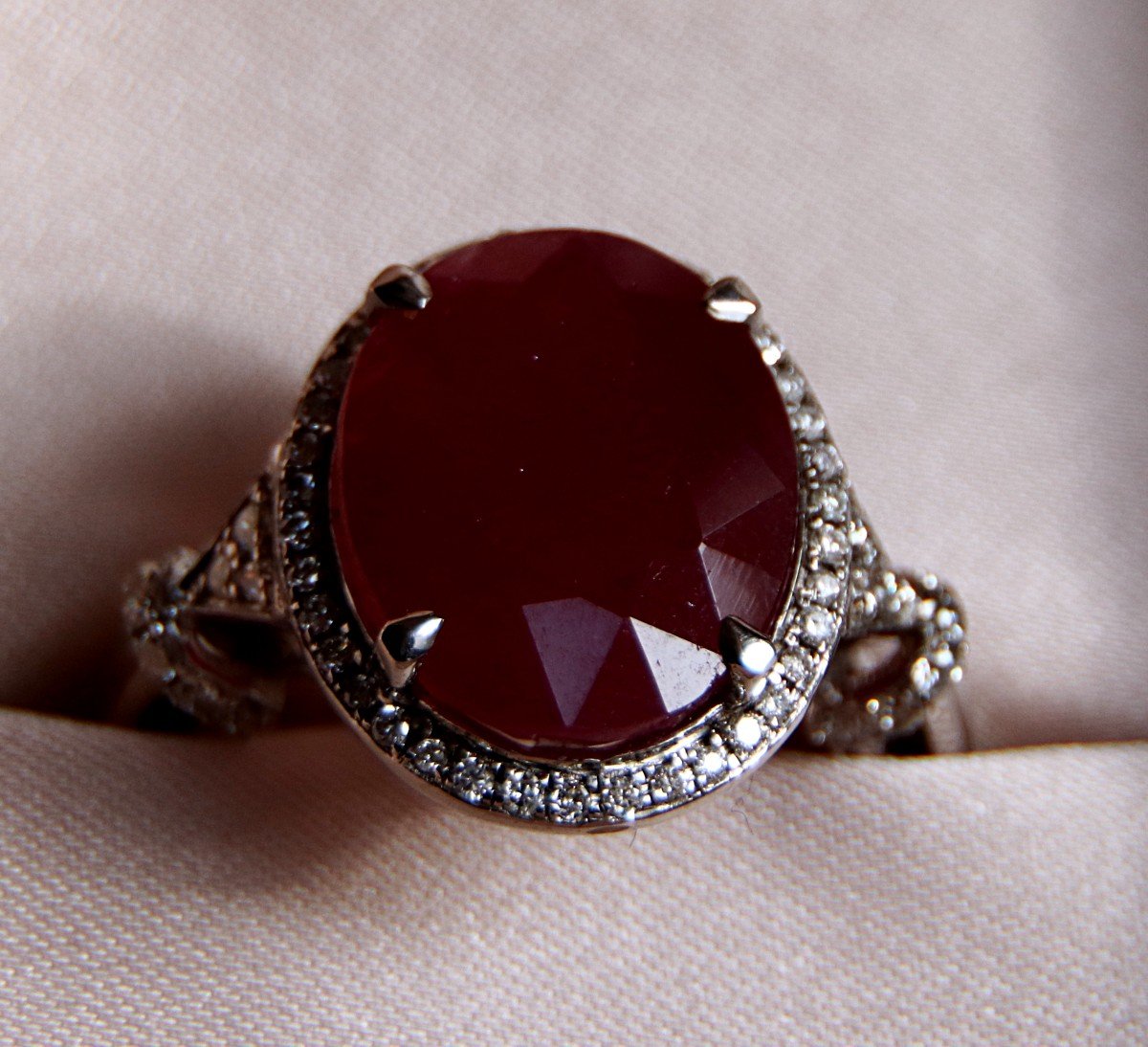 14 Kt. 8.48 Ct White Gold Unheated Ruby And 0.33 Ct Diamond Ring, Igi Certified-photo-4