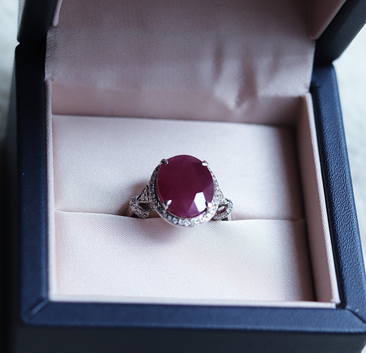 14 Kt. 8.48 Ct White Gold Unheated Ruby And 0.33 Ct Diamond Ring, Igi Certified-photo-6