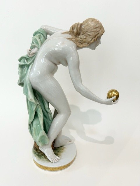 Sitzendorf Porcelain - Young Girl With The Golden Ball-photo-4