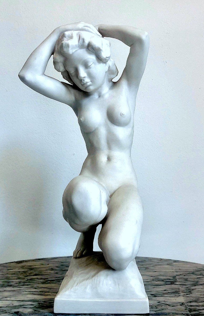 Porcelaine De Hutschenreuther, Statue d'Une Jeune Fille, Biscuit  Karl Tutter (1883 – 1969)