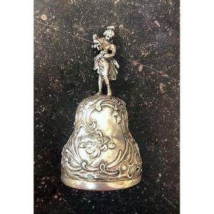 Cloche En Argent Avec Poignée En Forme De Figure Féminine