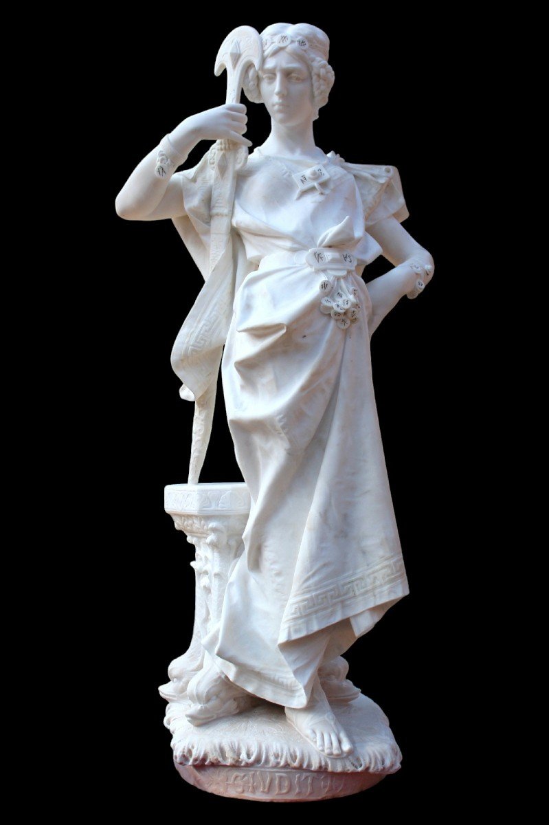 Statue en marbre de carrare représentant  "giuditta" (judith).