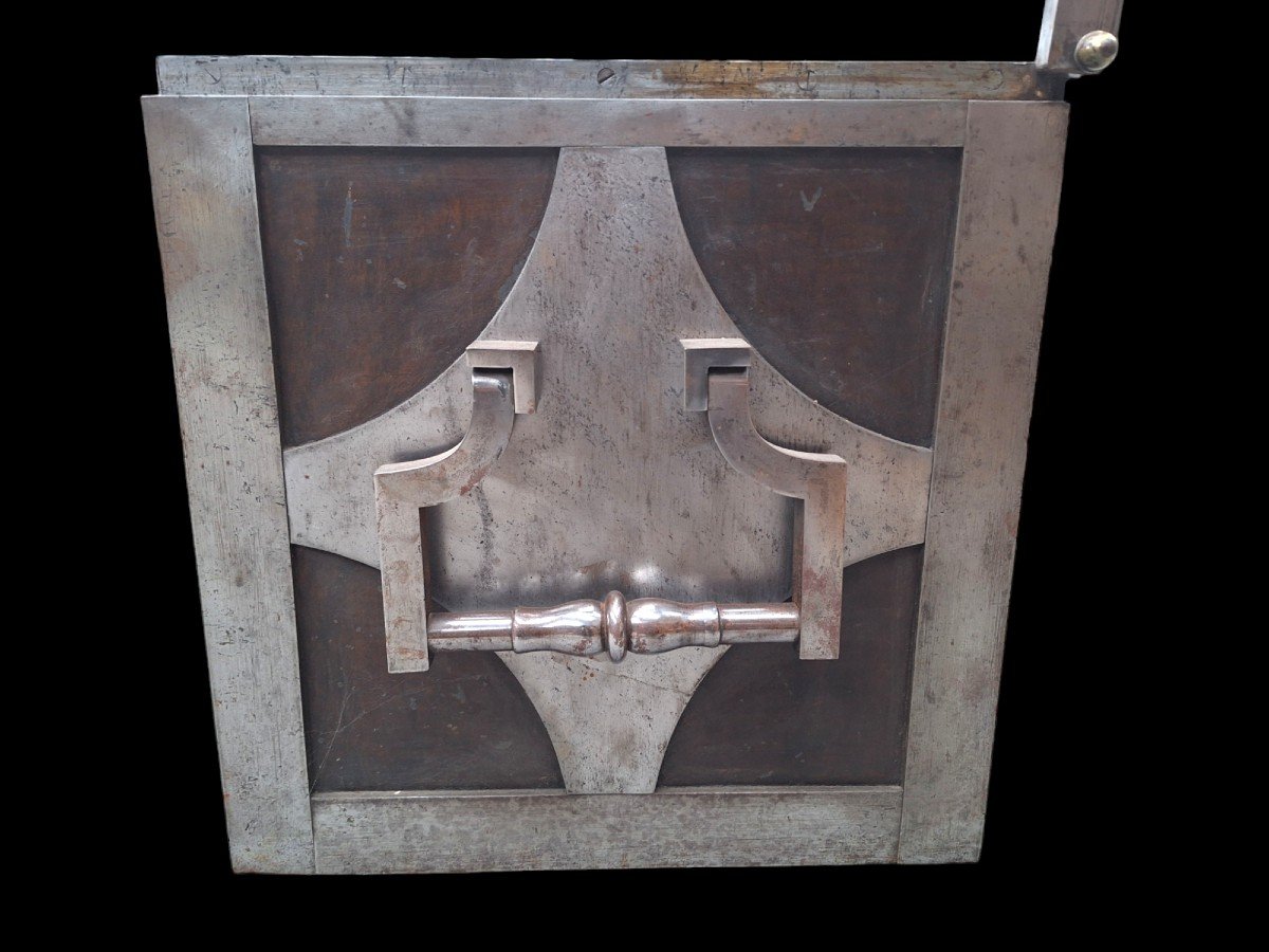 Exceptional Quality Iron Chest.-photo-2