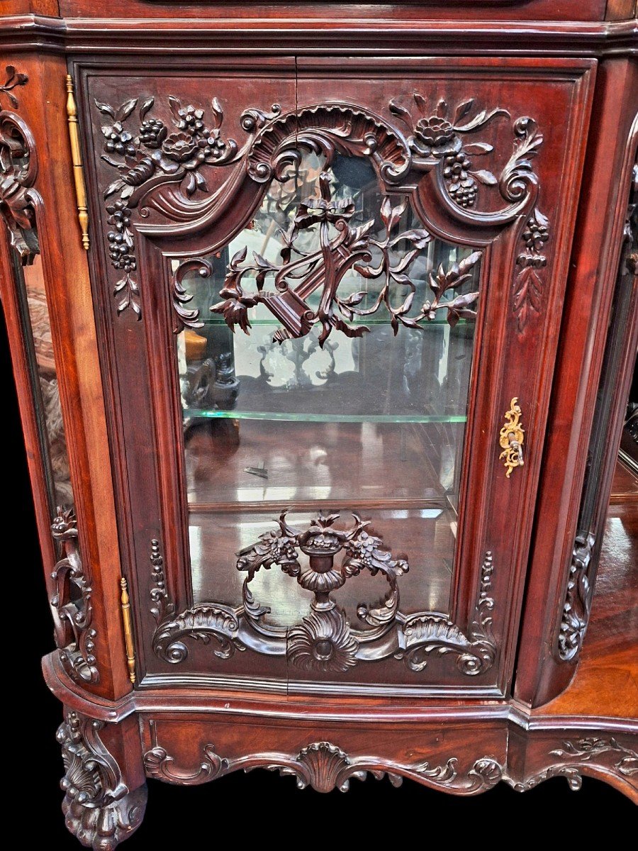 A Beautiful Louis XV Style Mahogany Display Cabinet.-photo-2