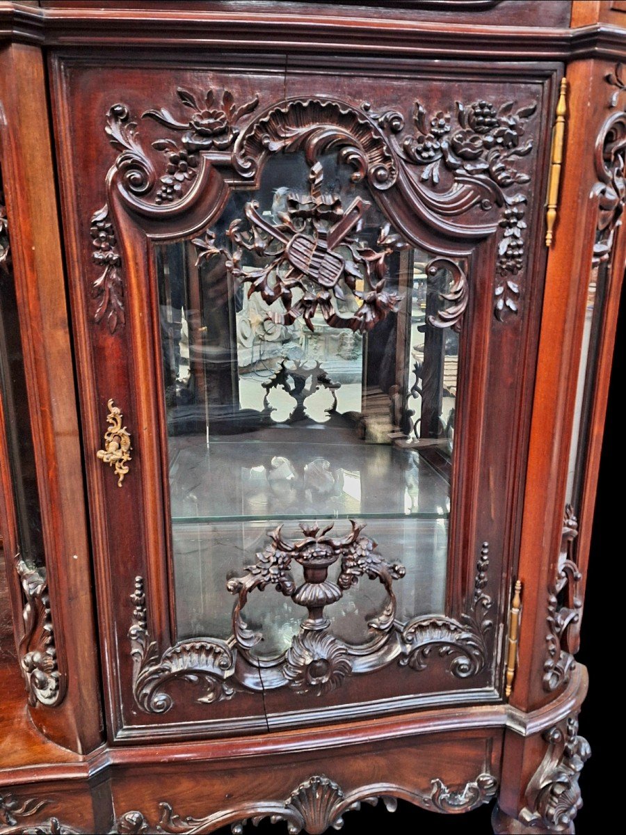 A Beautiful Louis XV Style Mahogany Display Cabinet.-photo-3