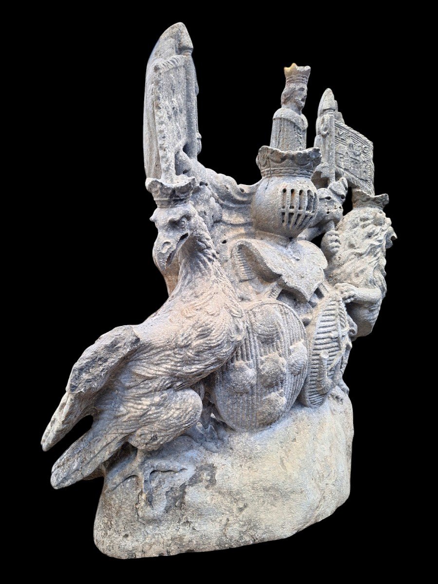 Stone Carved Coat Of Arms And Crest.-photo-2