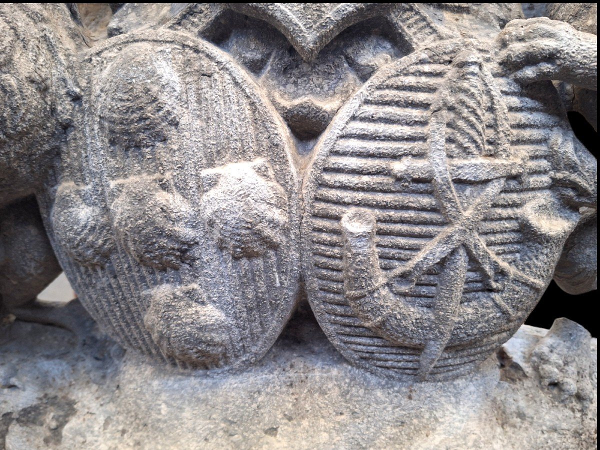 Stone Carved Coat Of Arms And Crest.-photo-4