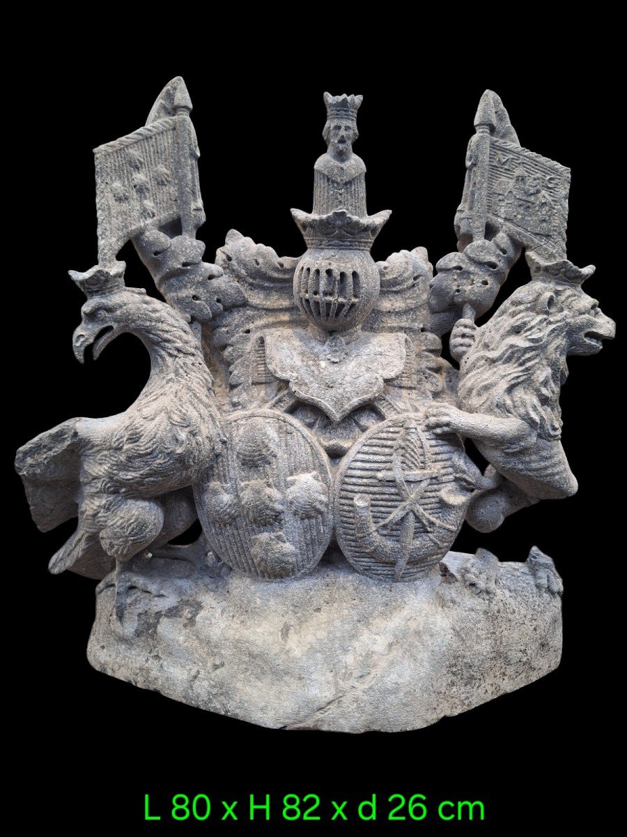 Stone Carved Coat Of Arms And Crest.-photo-1