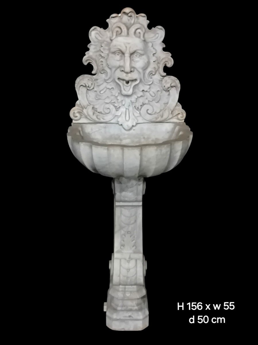 Carved Wall Fountain  In  Carrara Marble-photo-2