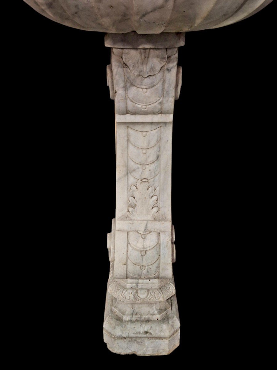 Carved Wall Fountain  In  Carrara Marble-photo-4