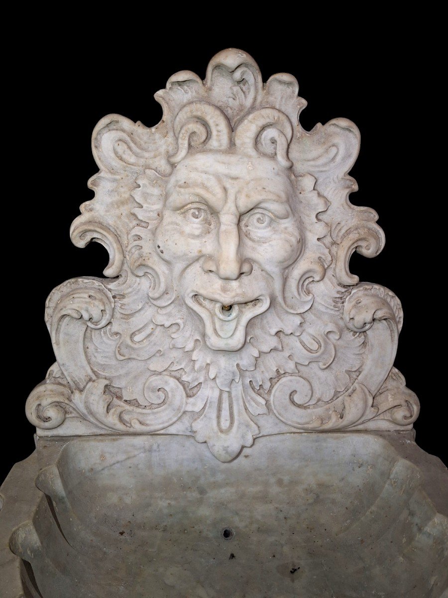 Carved Wall Fountain  In  Carrara Marble-photo-5