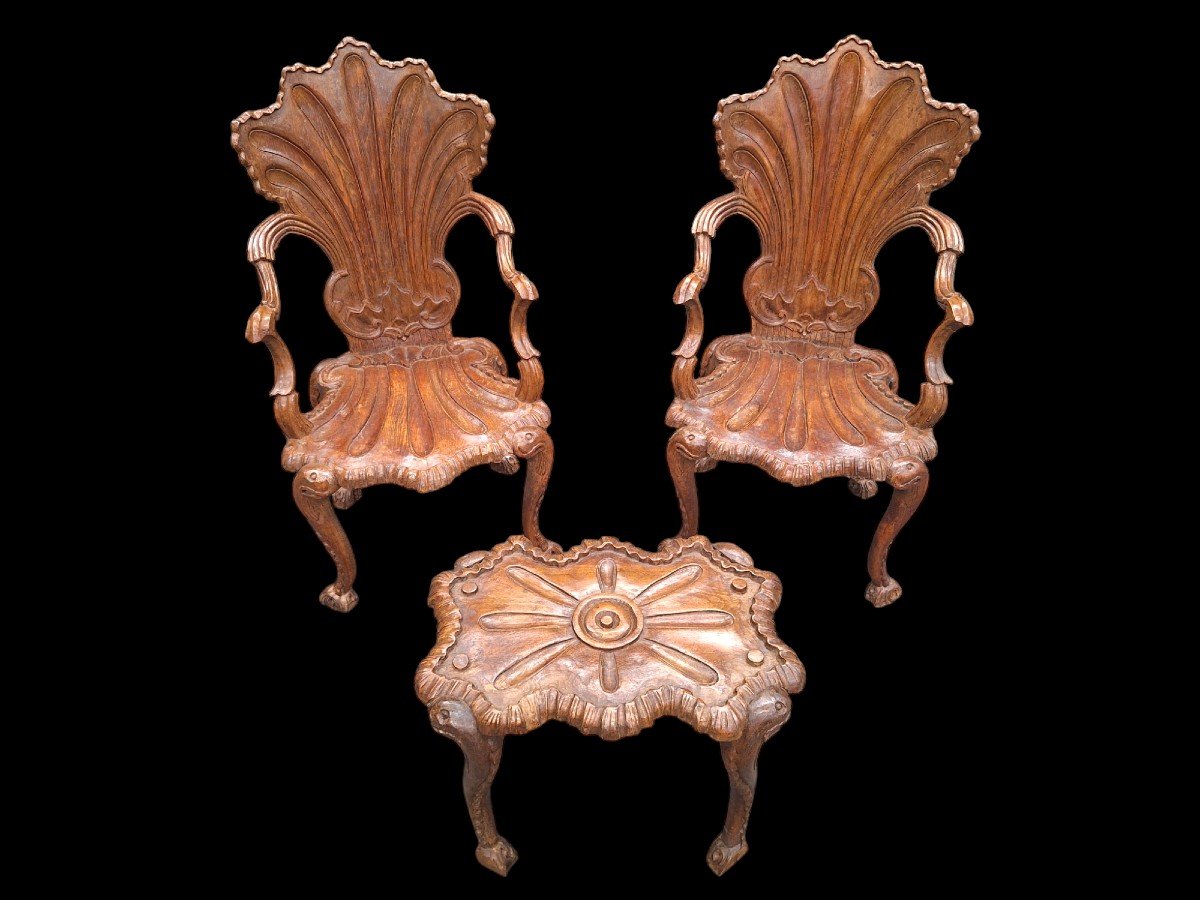 A Fine Pair Of Carved Walnut Cave Armchairs. -photo-4