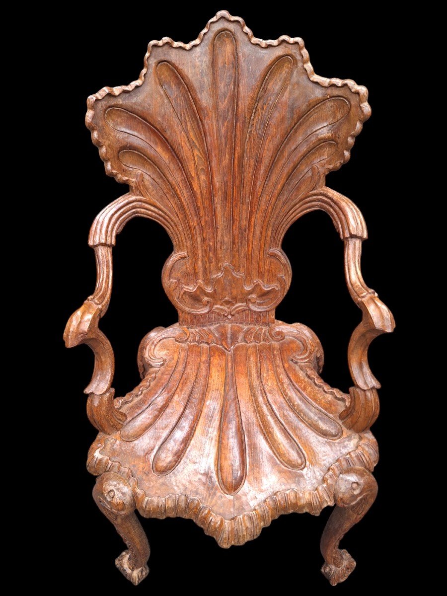 A Fine Pair Of Carved Walnut Cave Armchairs. -photo-1