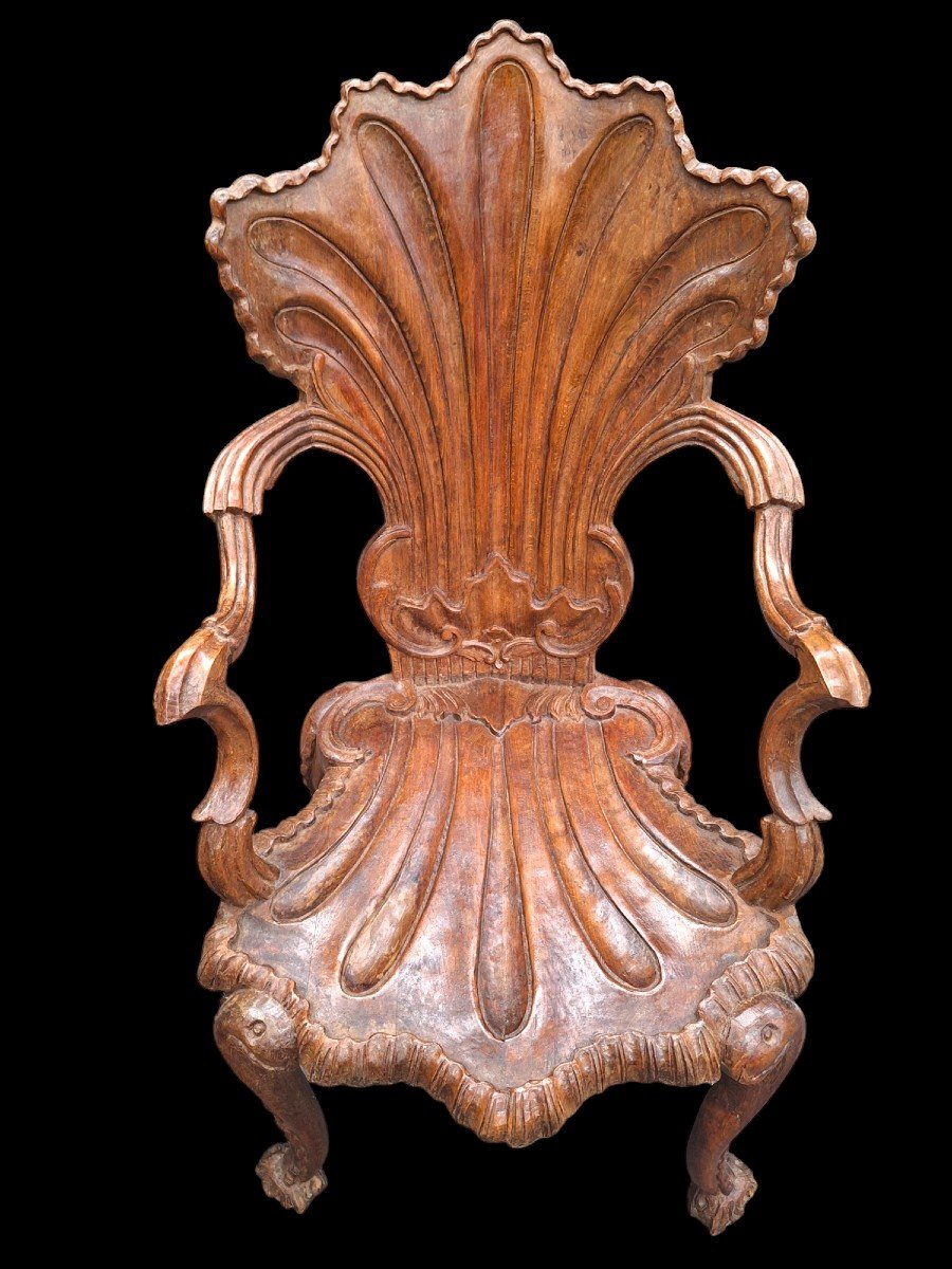 A Fine Pair Of Carved Walnut Cave Armchairs. -photo-2