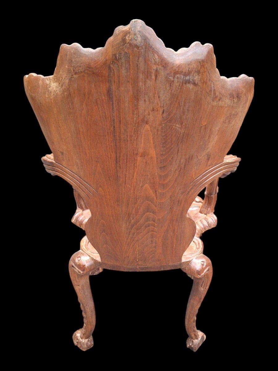 A Fine Pair Of Carved Walnut Cave Armchairs. -photo-5