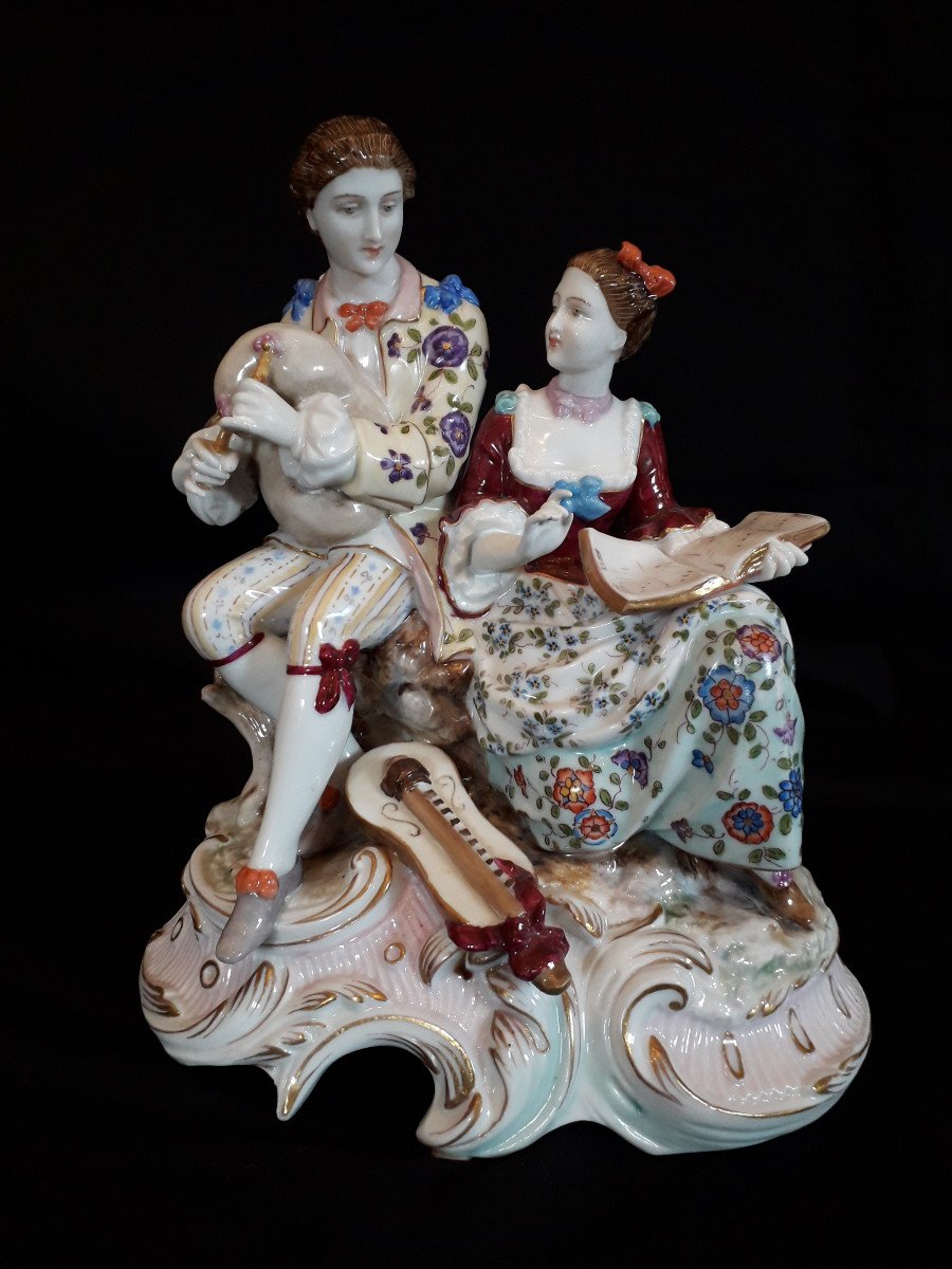 STATUETTE  - Porcelaine SAXE  '' Leçon de musique '' -photo-6