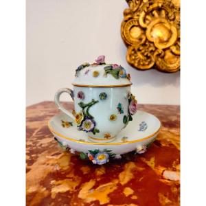 Tasse  à Chocolat - Porcelaine de Meissen XIX