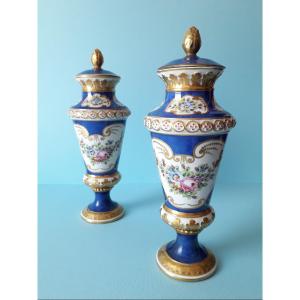 VASES en porcelaine - SEVRES XIX siècle 