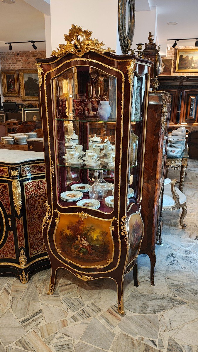 Vitrine De Style Louis XV Vers 1870 Par Vernis Martin