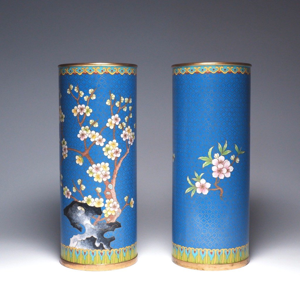  A Pair Of Chinese Cloisonné Enamel Vases-photo-2